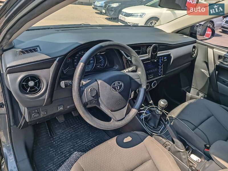 Седан Toyota Corolla 2016 в Харкові