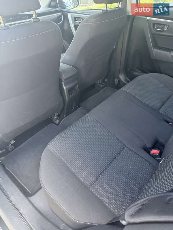 Седан Toyota Corolla 2014 в Киеве
