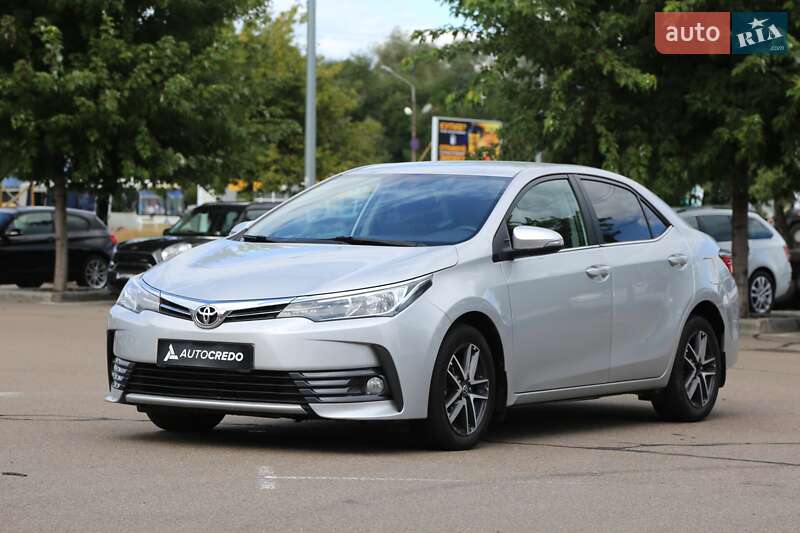 Седан Toyota Corolla 2018 в Києві