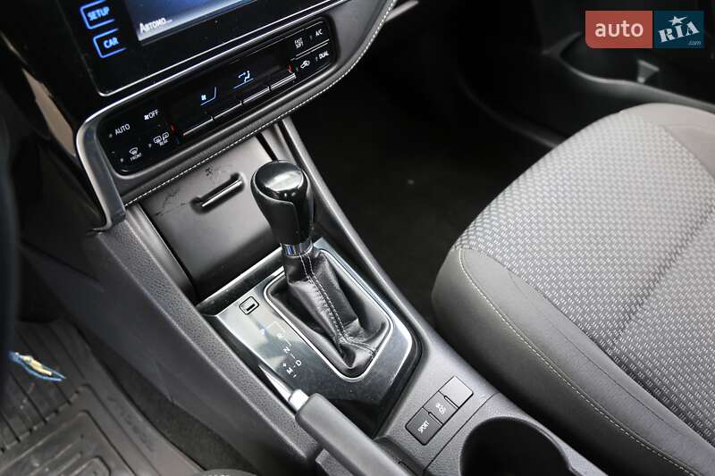 Седан Toyota Corolla 2018 в Києві