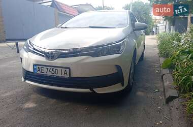 Седан Toyota Corolla 2016 в Днепре
