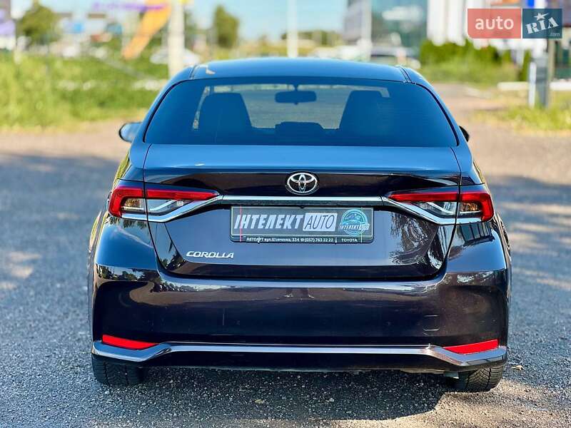 Седан Toyota Corolla 2019 в Киеве