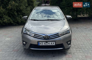 Седан Toyota Corolla 2014 в Днепре