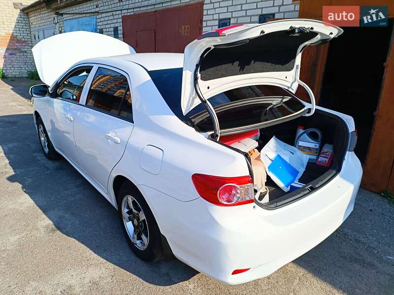 Седан Toyota Corolla 2010 в Бердичеве