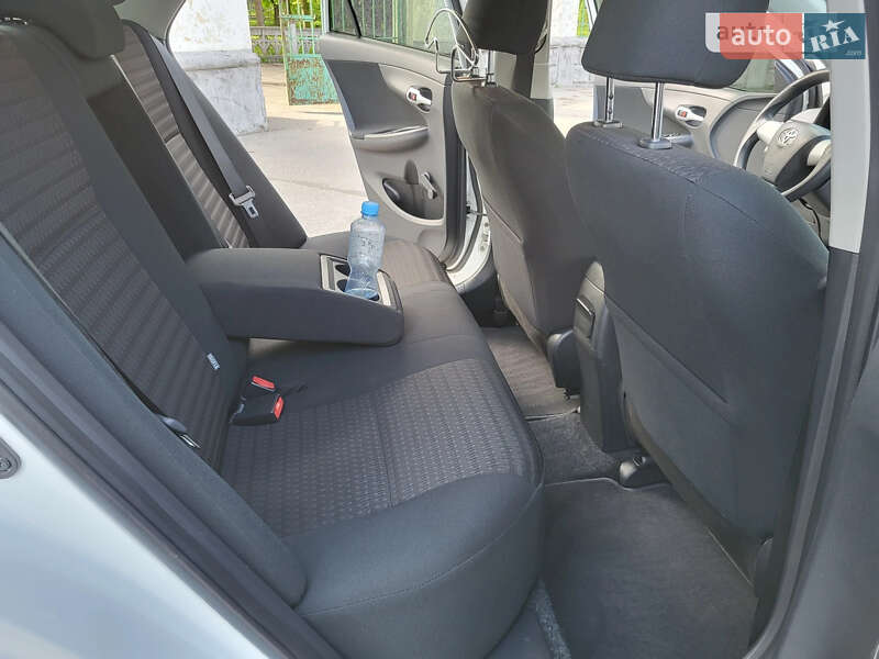 Седан Toyota Corolla 2010 в Бердичеве