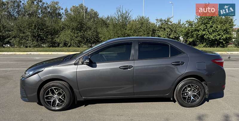 Седан Toyota Corolla 2017 в Буче