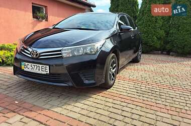 Седан Toyota Corolla 2014 в Шептицькому