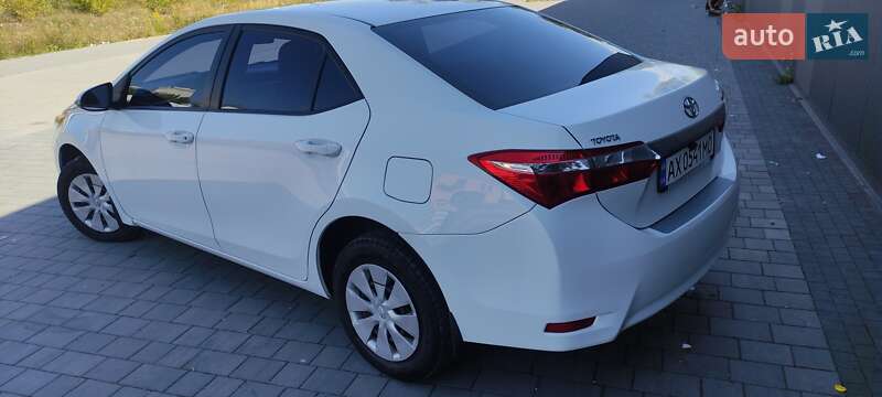 Седан Toyota Corolla 2016 в Хмельницком