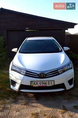 Седан Toyota Corolla 2015 в Змиеве