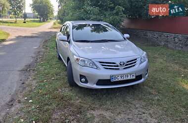 Седан Toyota Corolla 2013 в Черкассах