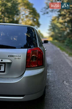 Хэтчбек Toyota Corolla 2004 в 
