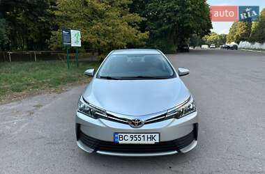 Седан Toyota Corolla 2018 в Львове