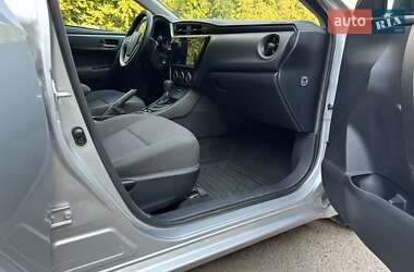 Седан Toyota Corolla 2018 в 