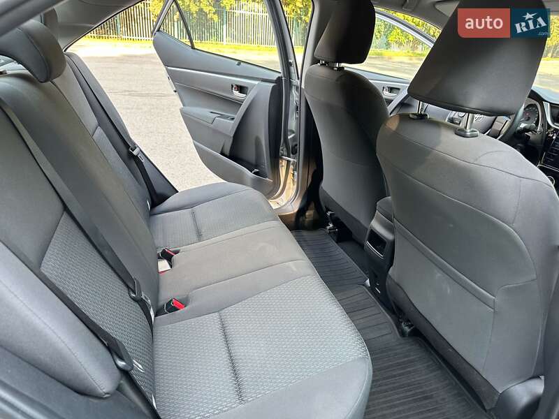 Седан Toyota Corolla 2018 в Львове