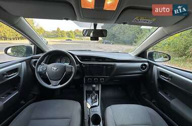 Седан Toyota Corolla 2018 в 