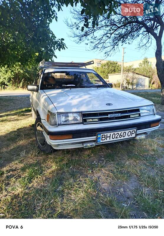 Седан Toyota Corolla 1985 в Подольске