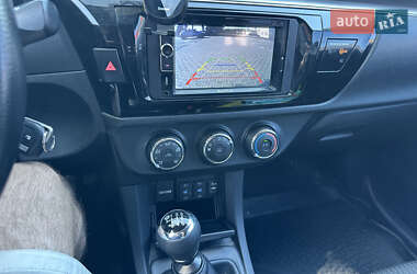 Седан Toyota Corolla 2013 в 