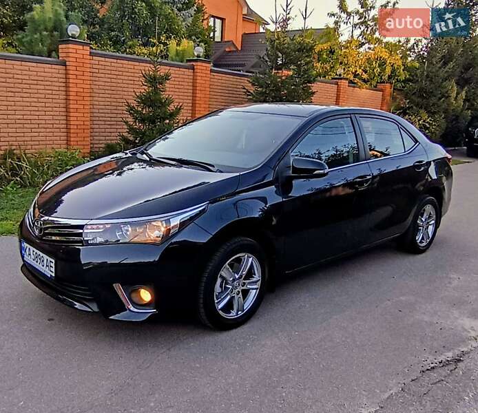 Седан Toyota Corolla 2015 в Киеве фото 3 Седан Toyota Corolla 2015 в Киеве