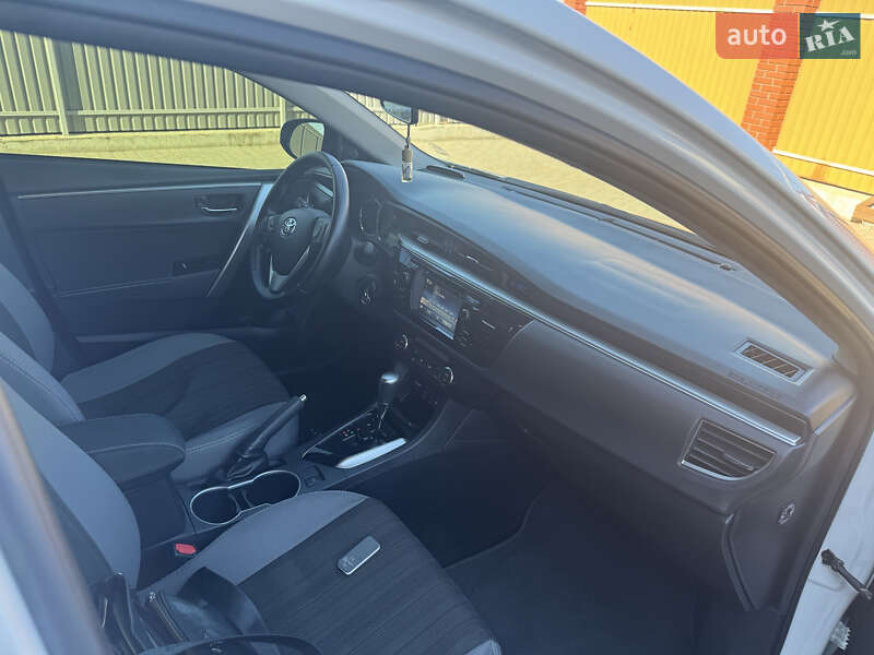 Седан Toyota Corolla 2016 в Одессе
