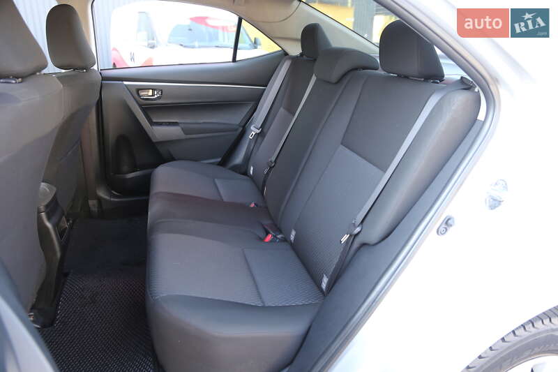 Седан Toyota Corolla 2014 в Киеве