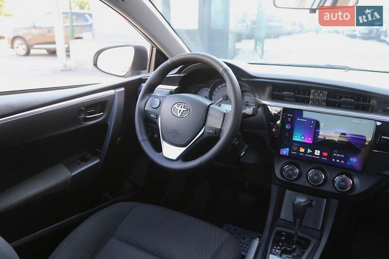 Седан Toyota Corolla 2014 в Киеве