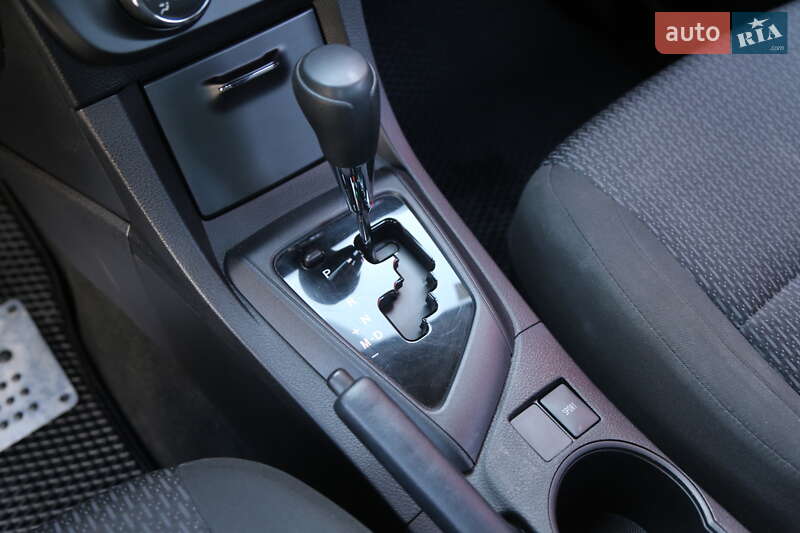 Седан Toyota Corolla 2014 в Киеве