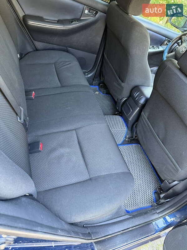 Хетчбек Toyota Corolla 2005 в Гатне