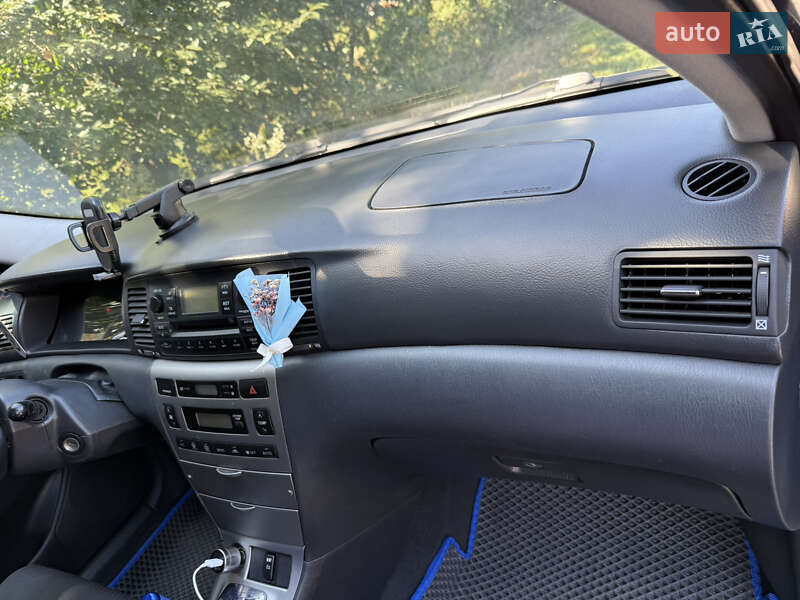 Хетчбек Toyota Corolla 2005 в Гатне