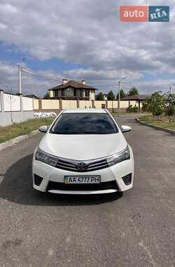 Седан Toyota Corolla 2014 в Києві