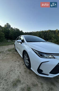 Седан Toyota Corolla 2019 в 