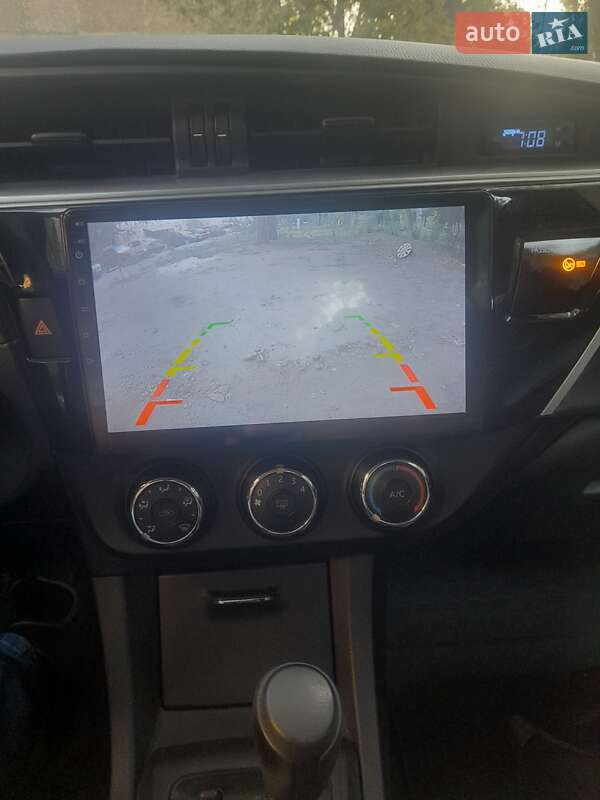 Седан Toyota Corolla 2016 в Днепре