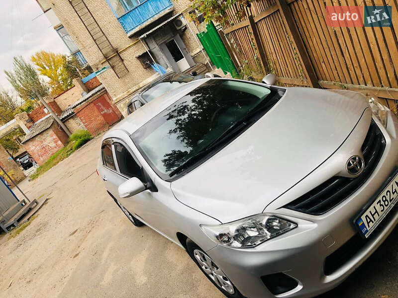 Седан Toyota Corolla 2010 в Славянске