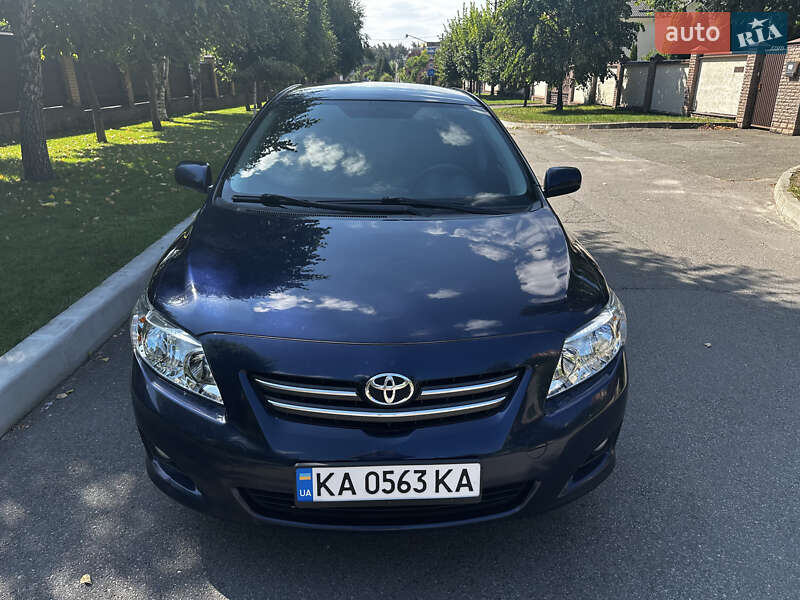 Седан Toyota Corolla 2009 в Киеве