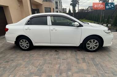 Седан Toyota Corolla 2010 в 