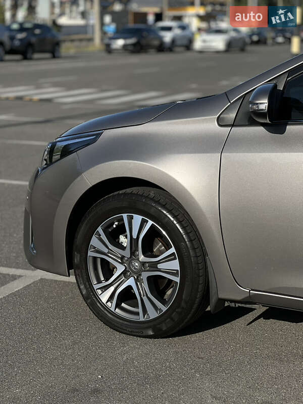 Седан Toyota Corolla 2015 в Києві фото 7 Седан Toyota Corolla 2015 в Києві