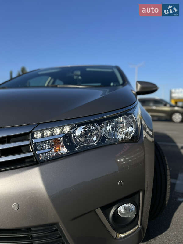 Седан Toyota Corolla 2015 в Києві фото 12 Седан Toyota Corolla 2015 в Києві