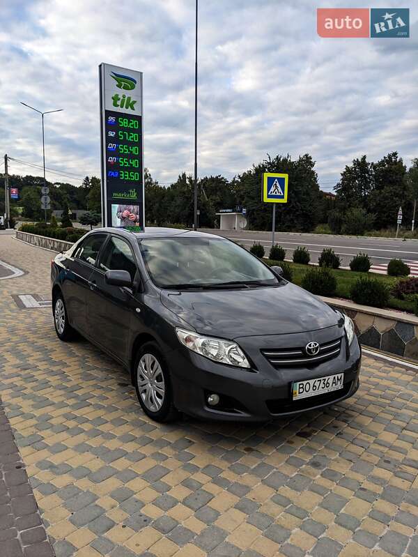 Седан Toyota Corolla 2008 в Копычинце