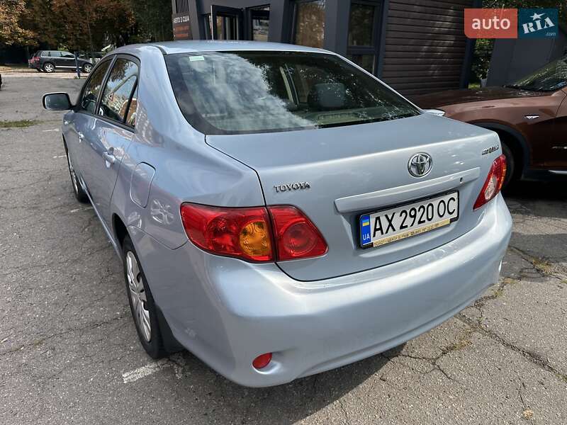 Седан Toyota Corolla 2008 в Полтаве