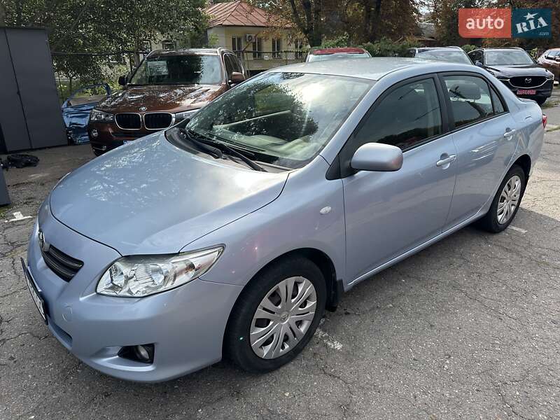 Седан Toyota Corolla 2008 в Полтаве