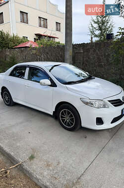 Седан Toyota Corolla 2010 в Николаеве