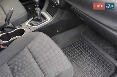 Седан Toyota Corolla 2013 в 