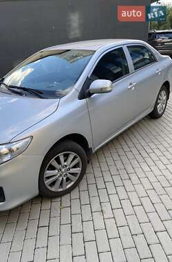 Седан Toyota Corolla 2010 в Киеве