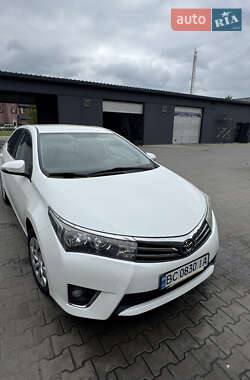 Седан Toyota Corolla 2014 в Шептицькому