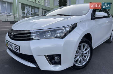 Седан Toyota Corolla 2014 в 