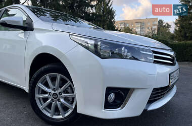 Седан Toyota Corolla 2014 в 