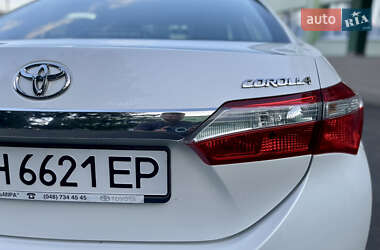 Седан Toyota Corolla 2014 в 