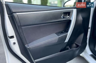 Седан Toyota Corolla 2014 в 