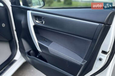 Седан Toyota Corolla 2014 в 