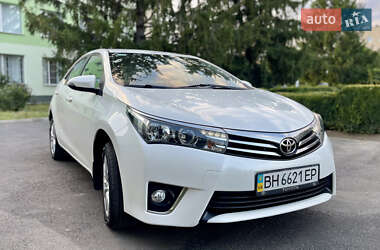 Седан Toyota Corolla 2014 в 