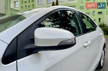 Седан Toyota Corolla 2014 в 